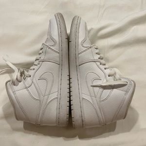 Air Jordan 1 mids